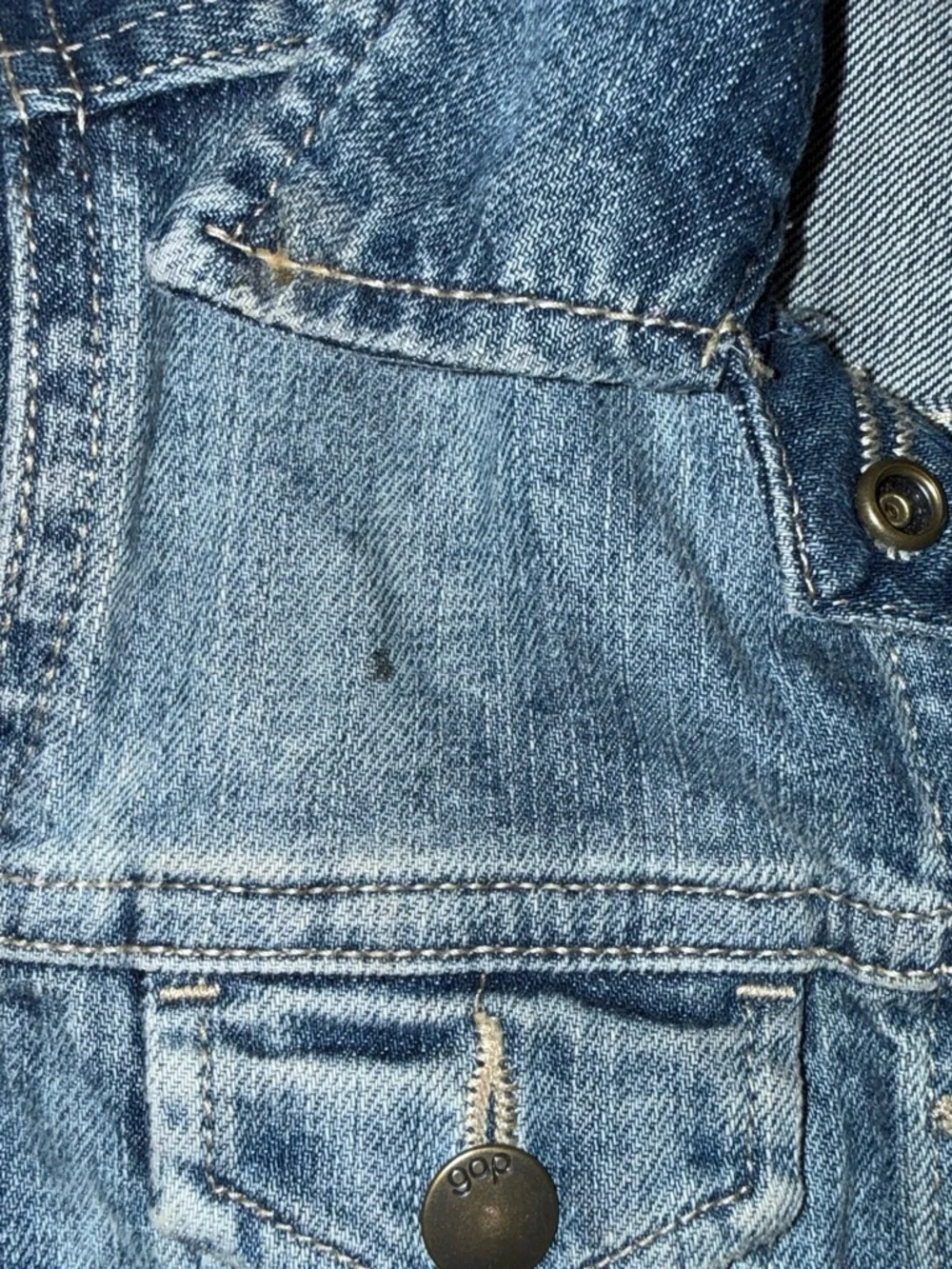 GAP Faded Blue Denim Jean Jacket - Women's Classic Trucker